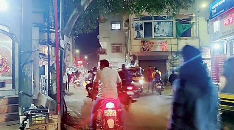 Pune : पादचार्‍यांचा जीव मुठीत; पदपथ अतिक्रमणाच्या विळख्यात