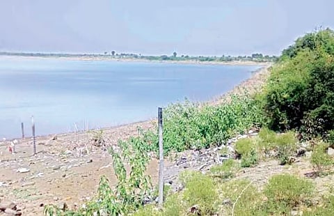 शिर्सुफळ तलावातील पाणी उपसा थांबवा