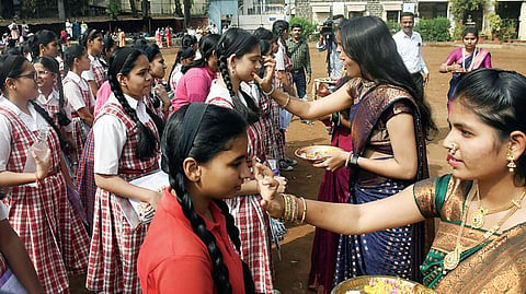 दहावीच्या परीक्षेला सुरुवात : मराठीचा पेपर सोपा; आता वेध इंग्रजीचे