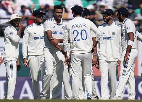 India vs England 5th Test : Breaking | भारताच्‍या ‘फिरकी’समोर इंग्‍लंडची शरणागती, पाचव्‍या कसोटीत टीम इंडियाचा डावाने विजय