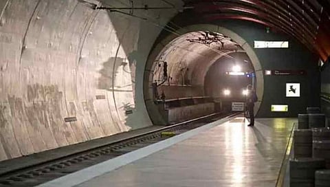 Underwater Metro : देशातील पहिल्या अंडरवॉटर मेट्रो बोगद्याचे आज उद्घाटन