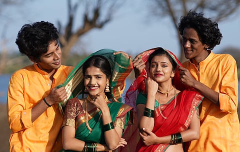 नखरेवाली गाणे 
