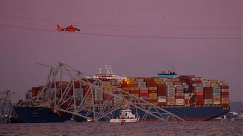 Baltimore Bridge Collapse : बाल्टिमोर पूलाला धडकणा-या जहाजातील 22 भारतीय क्रू मेंबर्स सुरक्षित