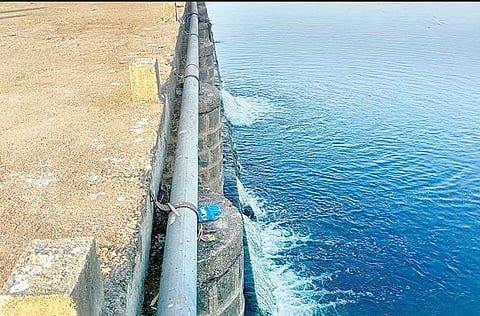 सोनवडी बंधार्‍यातून पाण्याची गळती; गळती थांबण्याची शेतकर्‍यांची मागणी