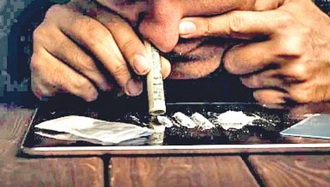 Sangli Drugs Racket | परवीना भाभीच्या तस्करीमुळे सांगलीतील ड्रग्ज अड्ड्याचा पर्दाफाश 