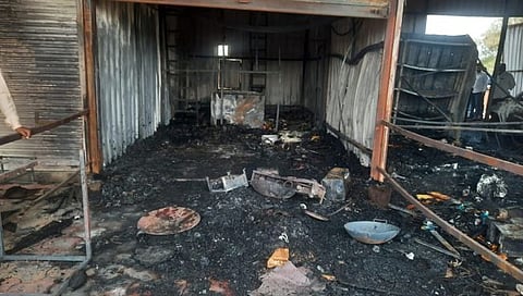 Nashik Fire News | दिंडोरीमध्ये आगीत सहा गाळे खाक, तब्बल 20 लाखांचे नुकसान