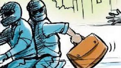 Nashik Crime News |  सोळा लाखांच्या रोकडची बॅग लंपास, पेठ रोडवरील घटना