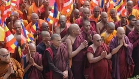 Buddhism | बौद्ध हा वेगळा धर्म, हिंदूंना धर्मांतरासाठी परवानगी घेणे आवश्यक, गुजरात सरकारचा आदेश