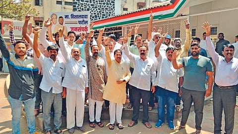 आता लढायचं, जनतेच्या कोर्टात! सांगलीची जागा ठाकरेंकडे गेल्याने काँग्रेस कार्यकर्त्यांचा निर्धार