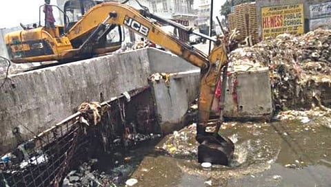 Nashik News | पावसाळापूर्व कामांना महापालिकेकडून गती