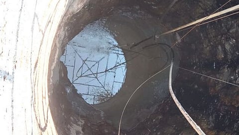 सिन्नर : सार्वजनिक विहीरीला असलेले पाणी 