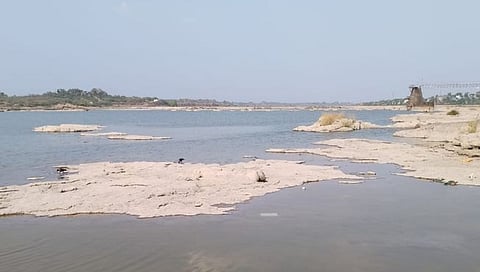 भुसावळ शहराचा बंधारा  खाली झाला.