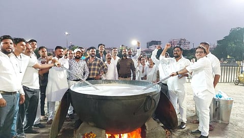 बुद्धजयंती निमित्त विश्वविक्रमी 256 किलोची खीर 