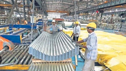 कामगार दिन : किमान वेतन न देणार्‍या 35 जणांवर खटले