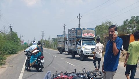 नांदेड : धर्माबाद- कंदकुर्ती मार्गावर अपघात; दुचाकीस्वार ठार, एक जखमी