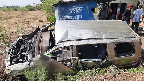 कोल्हापूर: यड्राव येथे भीषण अपघातात महिला ठार; १० जण जखमी 