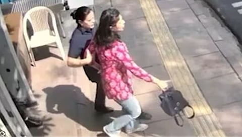 स्वाती मालीवाल मारहाण प्रकरण : केजरीवालांच्या सदनाबाहेरील आणखी एक व्हिडिओ समोर