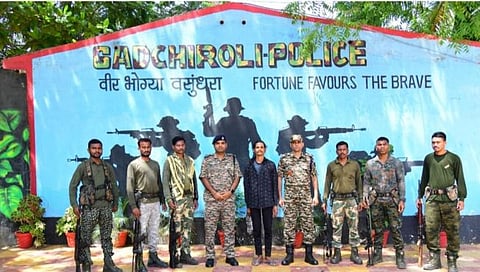 जहाल नक्षल्‍याचे पोलिसांपुढे आत्‍मसमर्पण