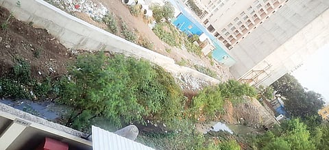 मोशीत नालेसफाई कागदावरच; साधन सामग्री उपलब्ध होत नसल्याचे कारण