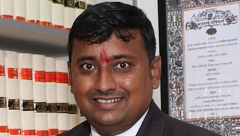 बार असोसिएशनच्या अध्यक्षपदी अ‍ॅड.अमित आळंगे यांची निवड