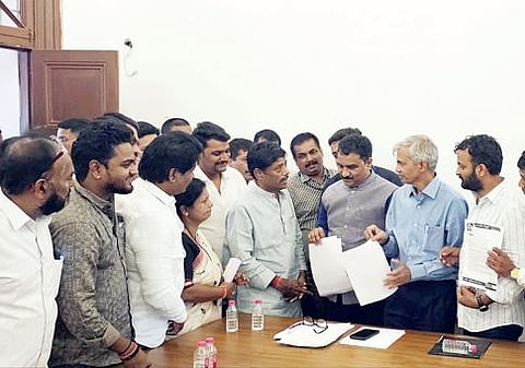 आता मोर्चा विद्यापीठातील गांजा प्रकरणाकडे : आ. धंगेकर, अंधारे आक्रमक