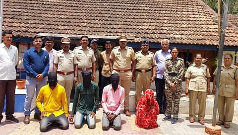 नांदगाव : लिपिकाच्या खून प्रकरणात चौघा संशयितांना अटक करणारे पोलिस निरीक्षक प्रीतम चौधरी यांच्यासह पथक.