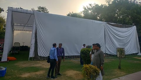 काँग्रेस मुख्यालयातही विजयाची तयारी