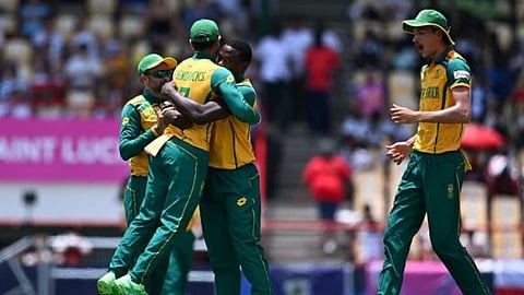 South Africa beat England 