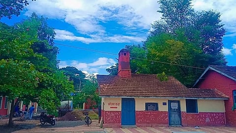 Government employees refuse to live in villages and live in distant cities