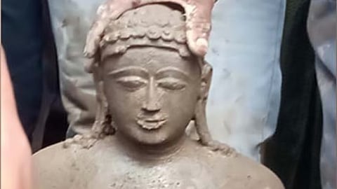 Jain idol at Mana