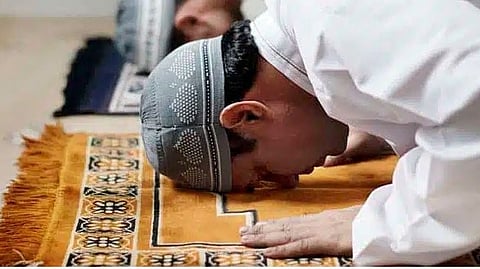 आपल्‍या मागण्‍या मान्य झाल्‍या नाही तर  कुटुंबासह इस्लाम धर्म स्वीकारणार असल्याचा इशारा जुनागड येथील काँग्रेसच्‍या अनुसूचित जाती-जमाती सेलचे अध्‍यक्ष राजेश सोळंकी यांनी दिला आहे. 