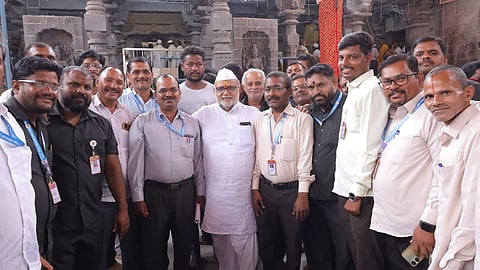 Shri Vitthal Rukmini Temple Staff