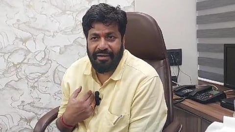  महायुतीने माझ्‍या मागण्या मान्य केल्या तर मी विधानसभा निवडणूक लढणार नाही. माझी जागा महायुतीला देईन, असे 'प्रहार'चे आमदार बच्चू कडू यांनी जाहीर केले. 