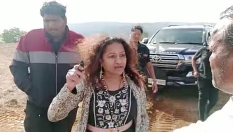 Pooja Khedkar mother