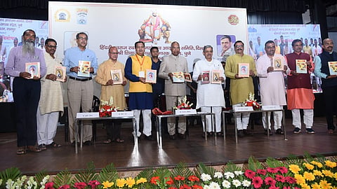 Publication of four Hindi books on Shivacharitra in Delhi