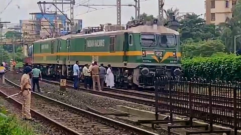 Engine failure of goods train at Badlapur