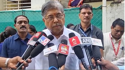 मुलींसाठी मोफत शिक्षण | विद्यार्थिंनीकडून फी घेणाऱ्या संस्थाची संलग्नता होणार रद्द - मंत्री पाटील यांची घोषणा