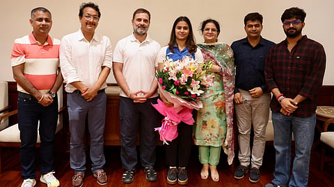 Manu Bhakar Meets rahul Gandi In Delhi