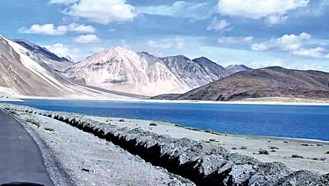  Pangong Lake bridge  in use