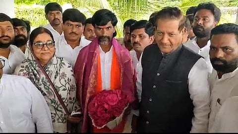 Prithviraj Chavan Meet Manoj Jarange  