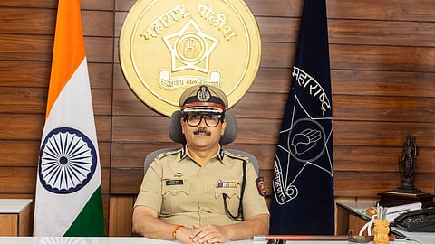 गणेशोत्सवात महिला-तरुणींची छेड काढणार्‍या रोडरोमियोंचा बंदोबस्त करण्यासाठी पोलिसांनी  जालीम उपाय शोधला असून, त्यांचे फोटो काढून भर चौकात फ्लेक्सवर लावले जाणार आहेत. 