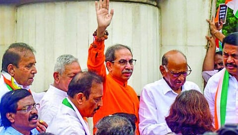 महायुतीचे सरकार शिवद्रोही; शिवपुतळा दुर्घटनेवरून पवार, ठाकरेंचा हल्लाबोल

