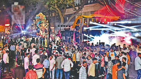 दोन गणेश मंडळांविरोधात गुन्हे दाखल