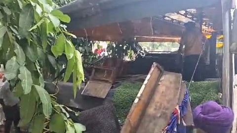 4 people killed 20 injured in major bus accident in punjab gurdaspur 