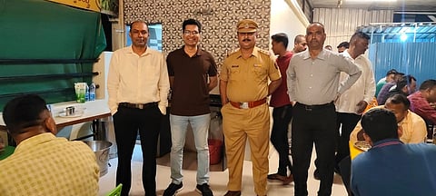 सीमा सुरक्षा दलाच्या जवानांना पोलिसांनी दिवाळीच्या शुभेच्छा दिल्‍या