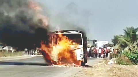 Satara Burning Bus News |