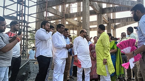 Gulabrao Patil : मिशन मोडवर काम करून जिल्ह्यातील पाणीपुरवठा योजना कार्यान्वित करा