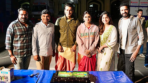 Punha Ekda Saade Maade Teen movie 