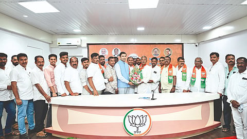 Senior leaders exit Congress