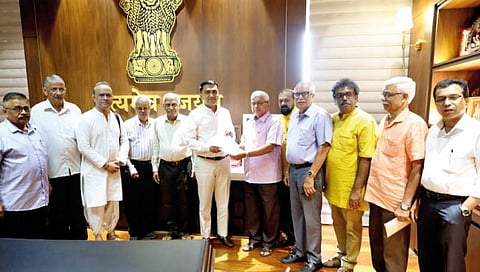 make-marathi-the-official-language